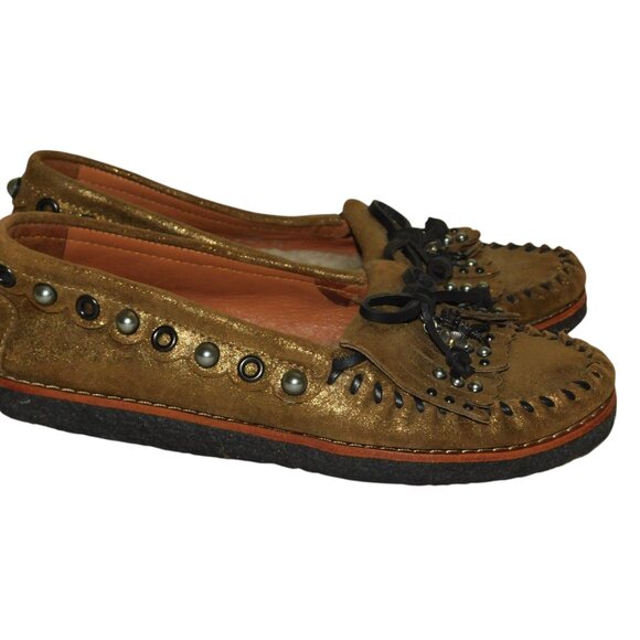 Coach Leather Loafers With Charms And Studs Around The Shoe Size 6B - Picture 4 of 9